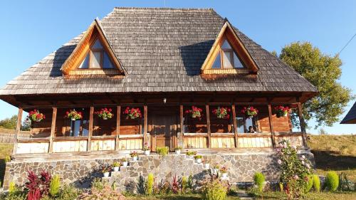 Casele de vacanta Luca & Vicentiu - last minute hotel in Botiza