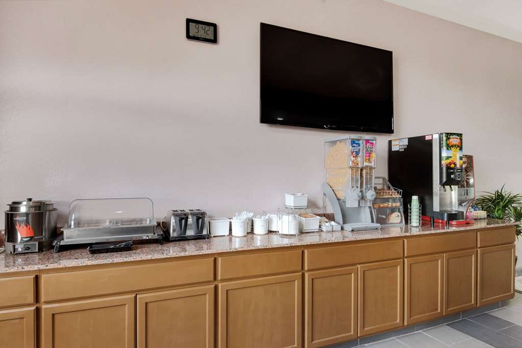 Super 8 by Wyndham Kansas City - photo 14