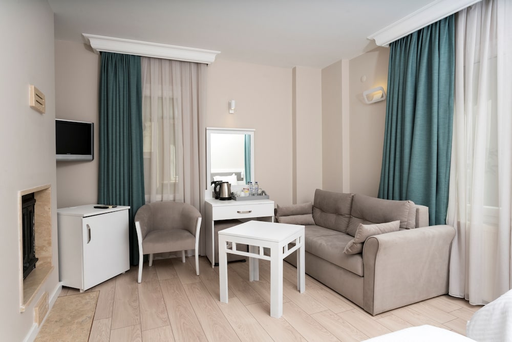 Bay Nihat Lale Otel — Ayvalik — photo 5