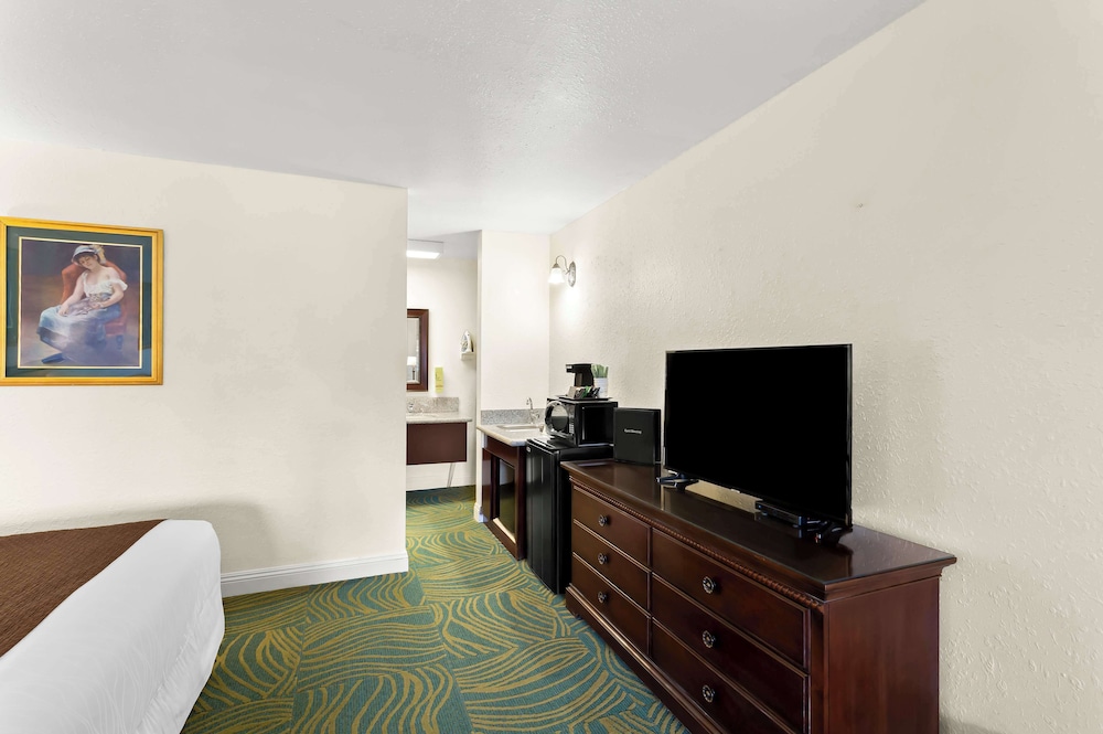 Surestay Plus Hotel by Best Western Susanville - photo 11