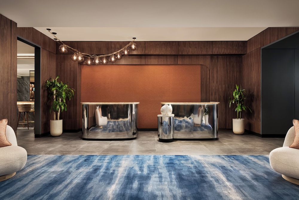 W Toronto — 4-Star Luxury Hotel in Toronto, Canada