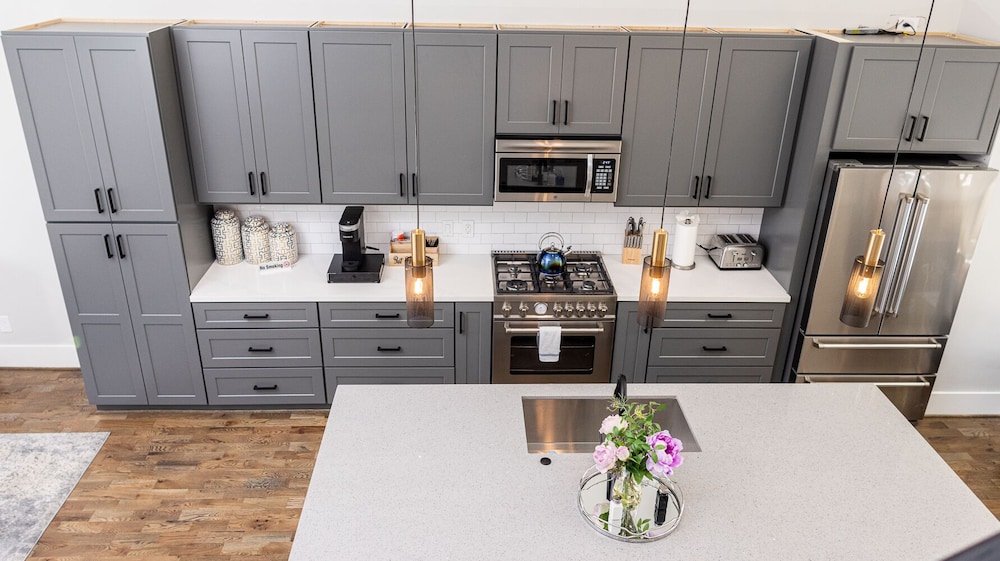Houston Lux Townhome - photo 18
