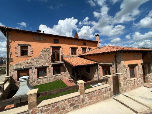 La Traviesa de la Demanda - carbon neutral hotel in Unknown City