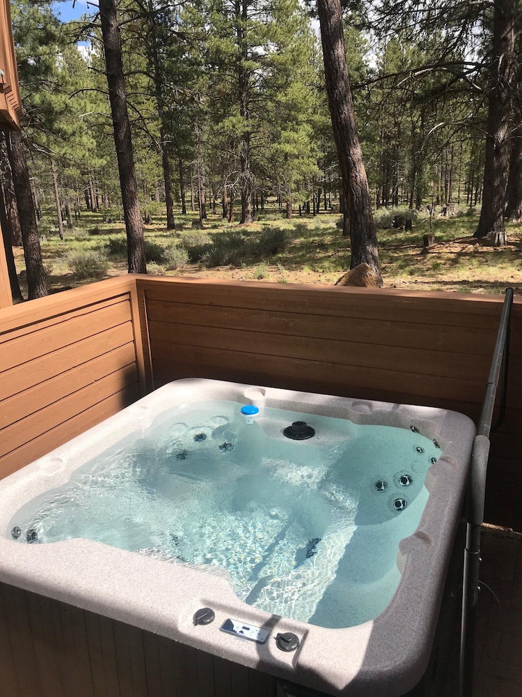 7 Cedar Private Cul de sac include Hot Tub with Forest View by RedAwning - photo 19
