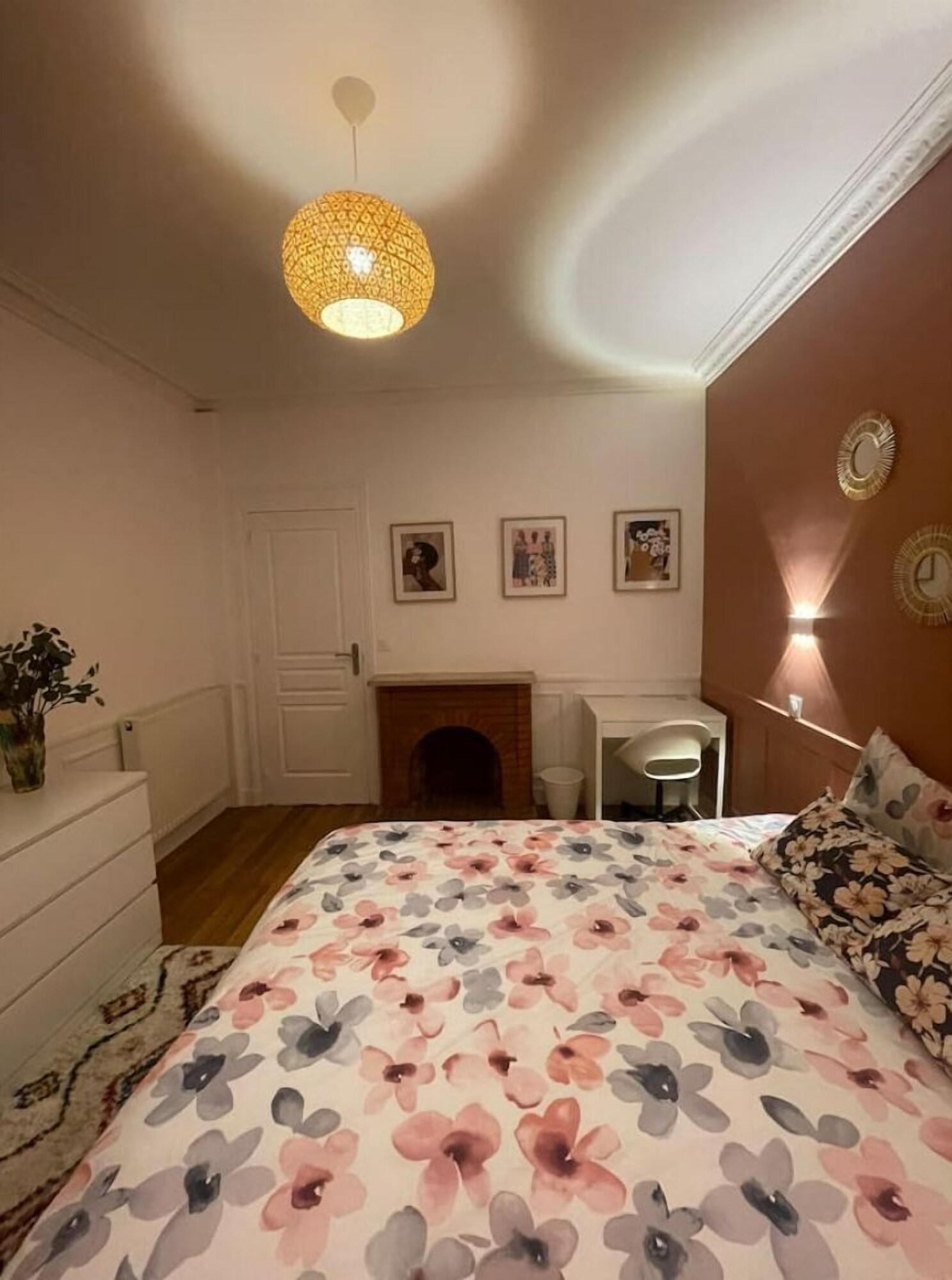 Mira Sublime Apartment Close To Train Station — 4-Star Luxury Hotel in Corbeil-Essonnes, France