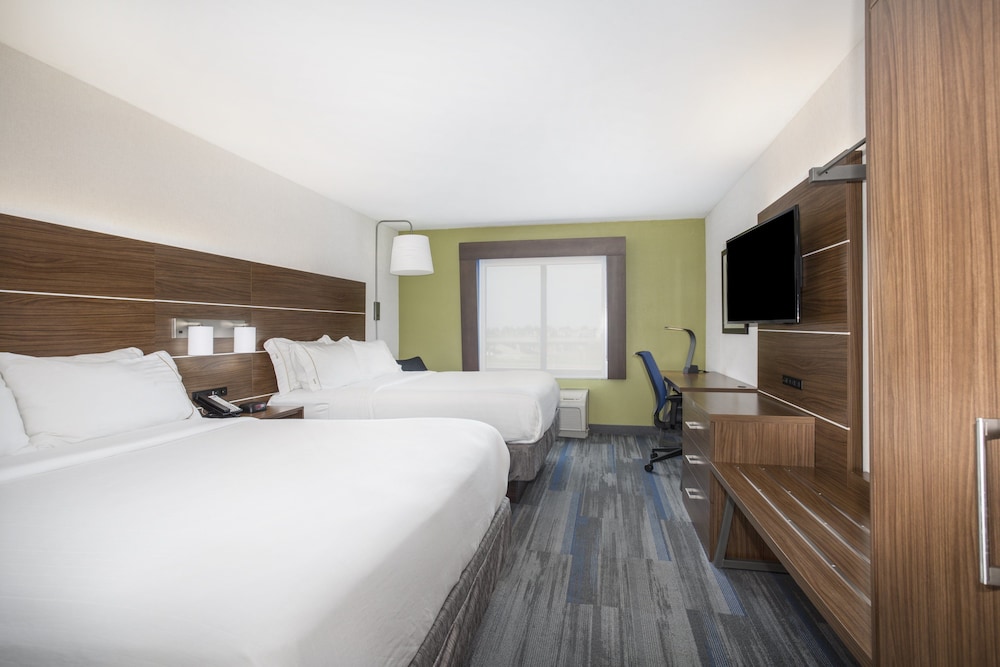 Holiday Inn Express Kansas City at the Legends by IHG - photo 11