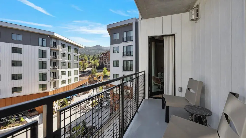 Ski in out exclusive 3BR high end luxury at Park City Mountain restaurants spa bar rooftop pool - photo 36