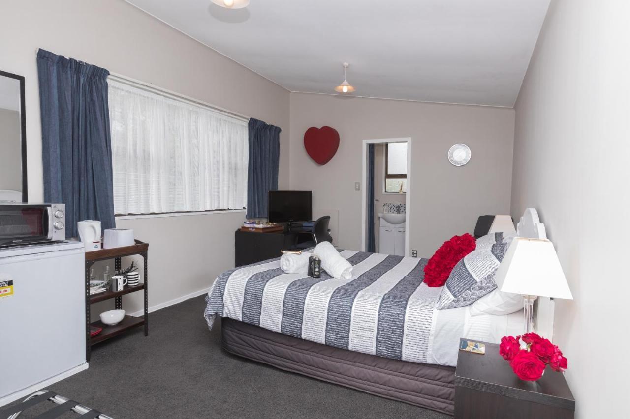 Quiet Boutique Generous Breakfast — 4-Star Luxury Hotel in Palmerston North, New Zealand