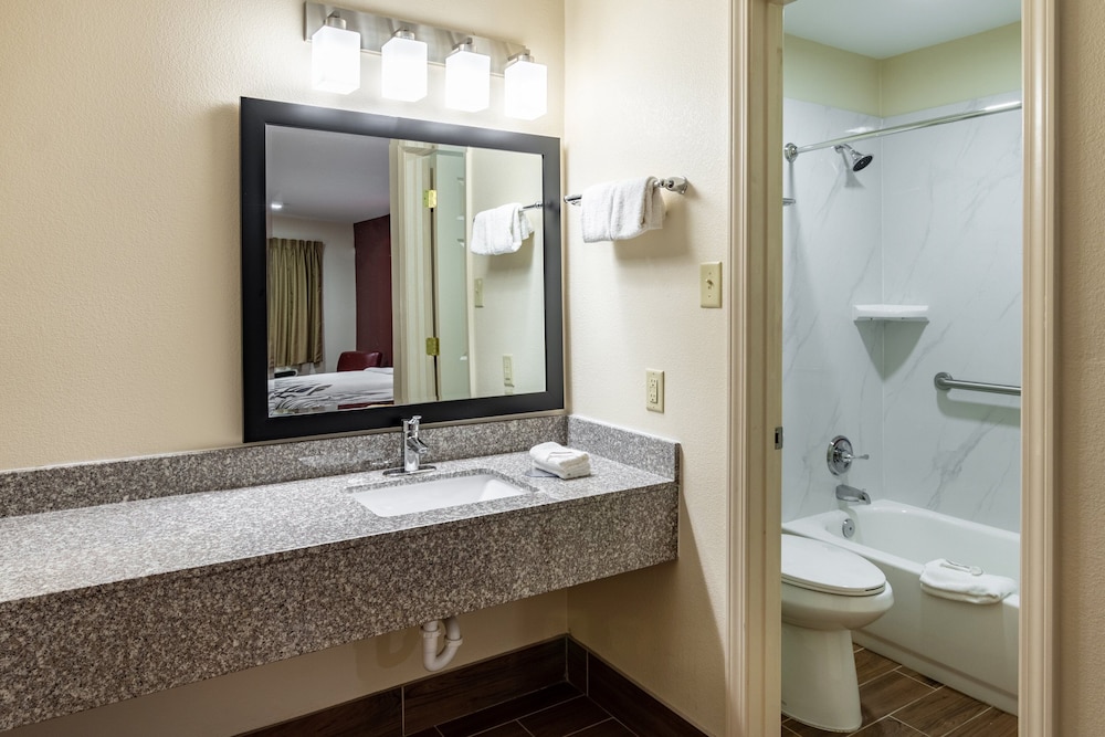 Red Roof Inn Buffalo TX - photo 15