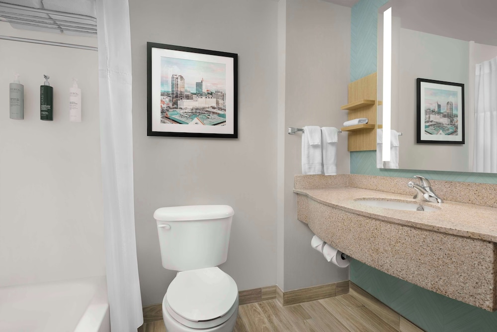 Hilton Garden Inn Raleigh Capital Blvd I 540 - photo 26