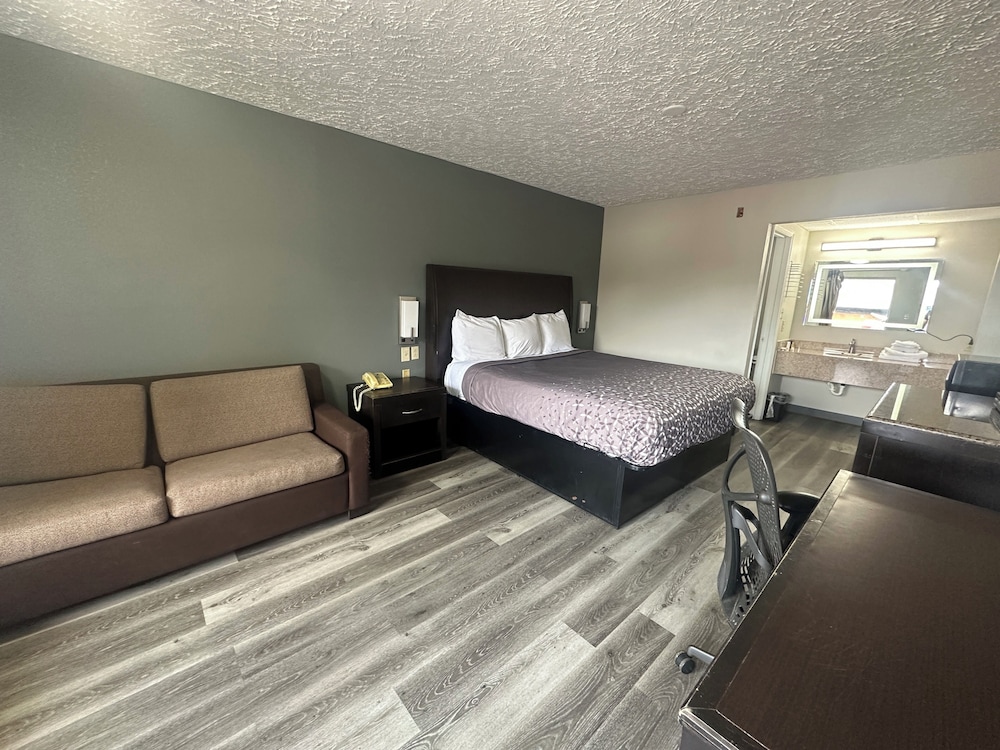 Regal Inn Alabama - photo 4