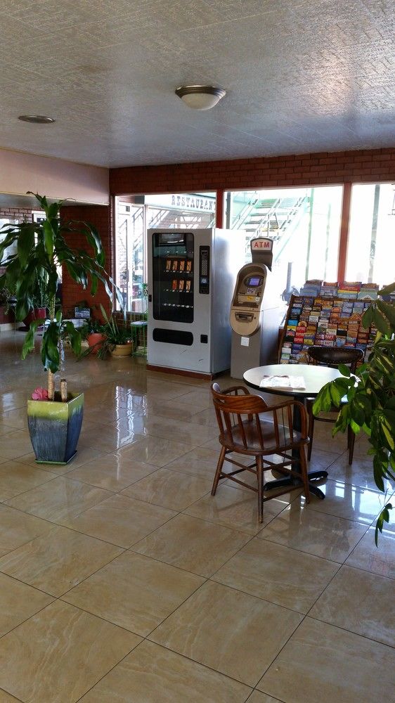 Western Motor Inn - photo 2
