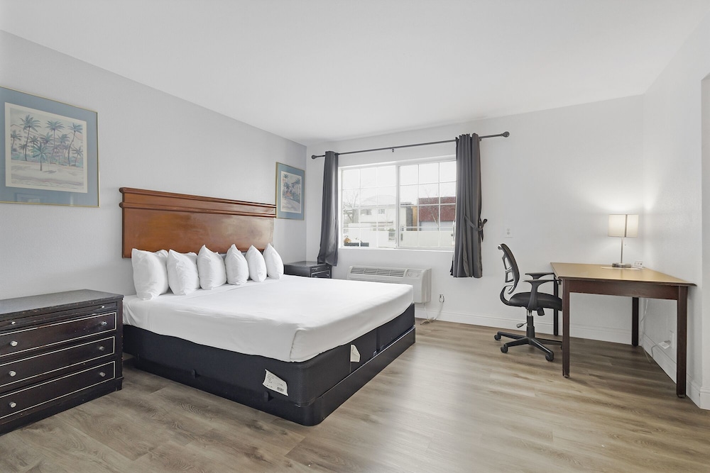 Grace Light Inn - photo 48