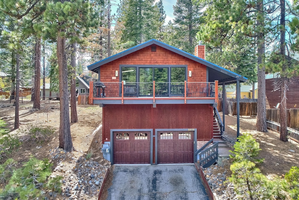 2375S Sierra house Retreat — 4-Star Luxury Hotel in South Lake Tahoe, United States