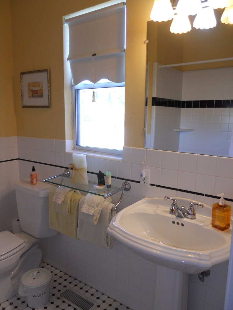 Pescadero Creek Inn - photo 8
