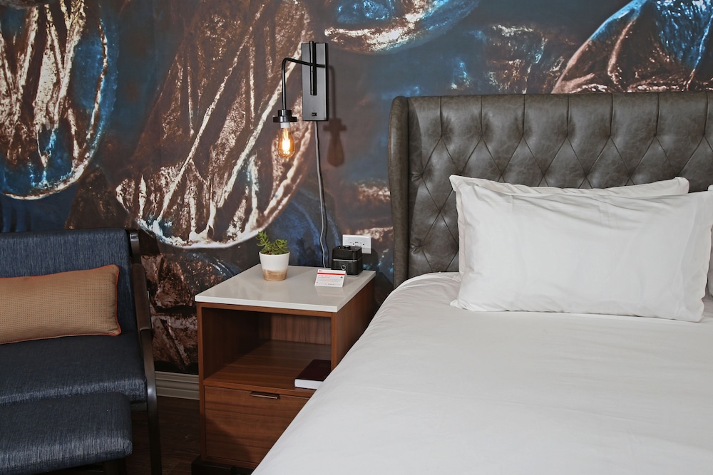 Hotel Indigo Naperville Riverwalk by IHG - photo 6