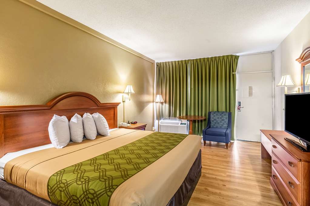 Econo Lodge Lake City North - photo 13