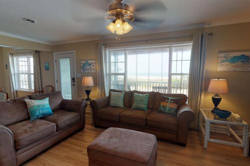 A Beach Music Paradise Too by Oak Island Accommodations - photo 3