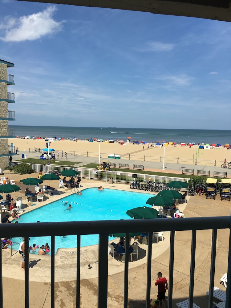 Spark by Hilton Virginia Beach Oceanfront - photo 20