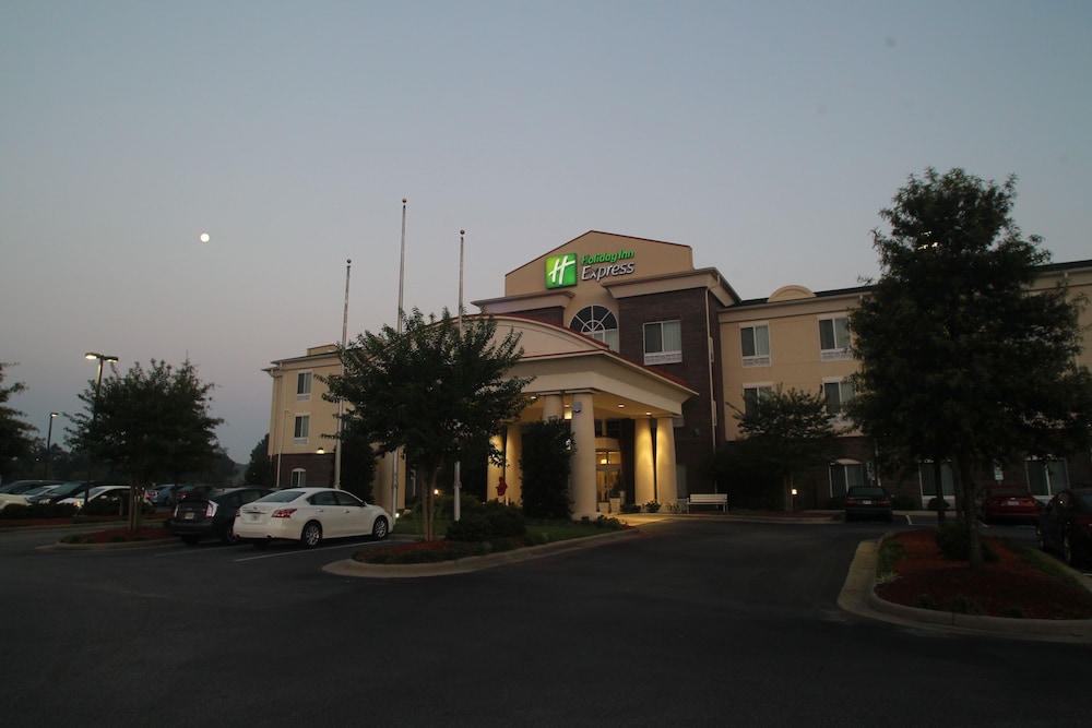 Holiday Inn Express Pembroke by IHG - photo 67