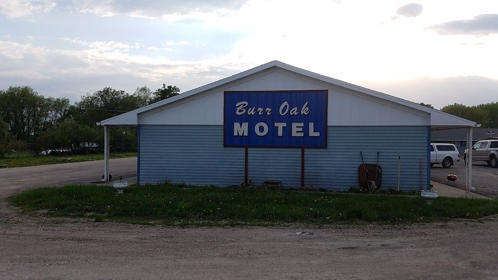 Burr Oak Motel - photo 20