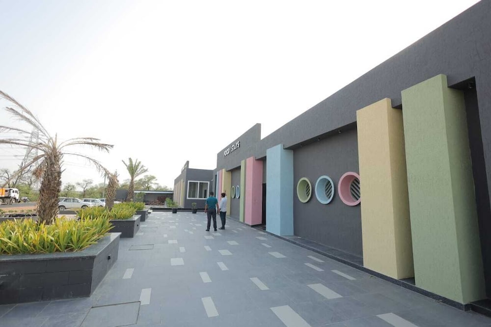 Hotel Black Harbour in Bharatpur, India