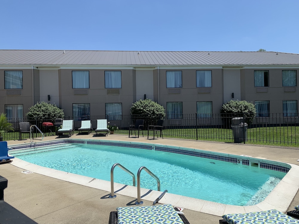 Spark by Hilton Louisville Airport - photo 45