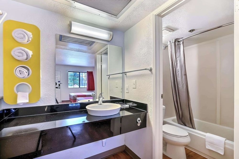 Super 8 by Wyndham Livermore - photo 12