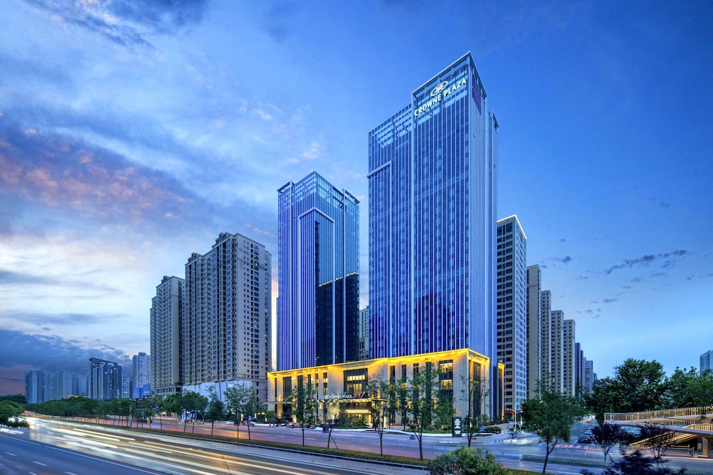 Crowne Plaza Xi'an Weiyang by IHG — 4-Star Luxury Hotel in Xi'an, People's Republic of China