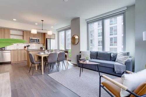 Stylish Condo at Clarendon with Rooftop Views — 4-Star Luxury Hotel in Arlington, United States