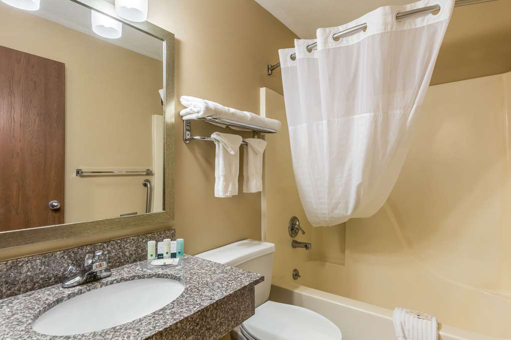 Quality Inn I 74 Batesville - photo 26