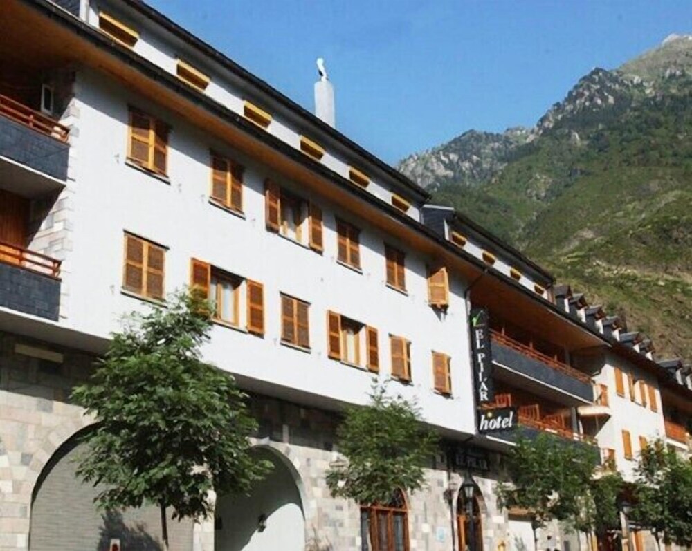 El Pilar - carbon neutral hotel in Benasque