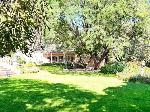 Farm stay at Rosemary Cottage on Haldon Estate — 4-Star Luxury Hotel in Bloemfontein, South Africa