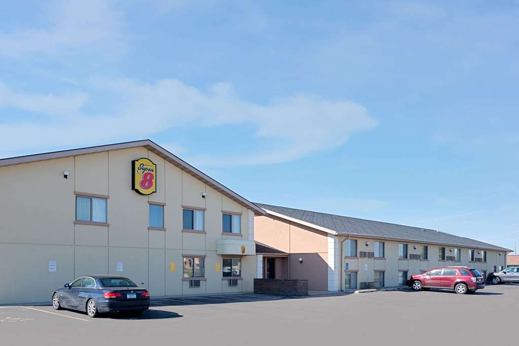 Super 8 by Wyndham Marshall MN - photo 3