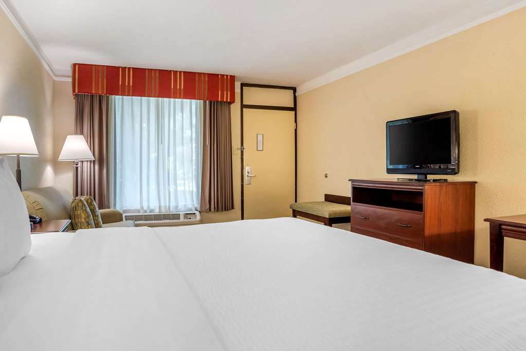 Clarion Inn and Conference Center - photo 13