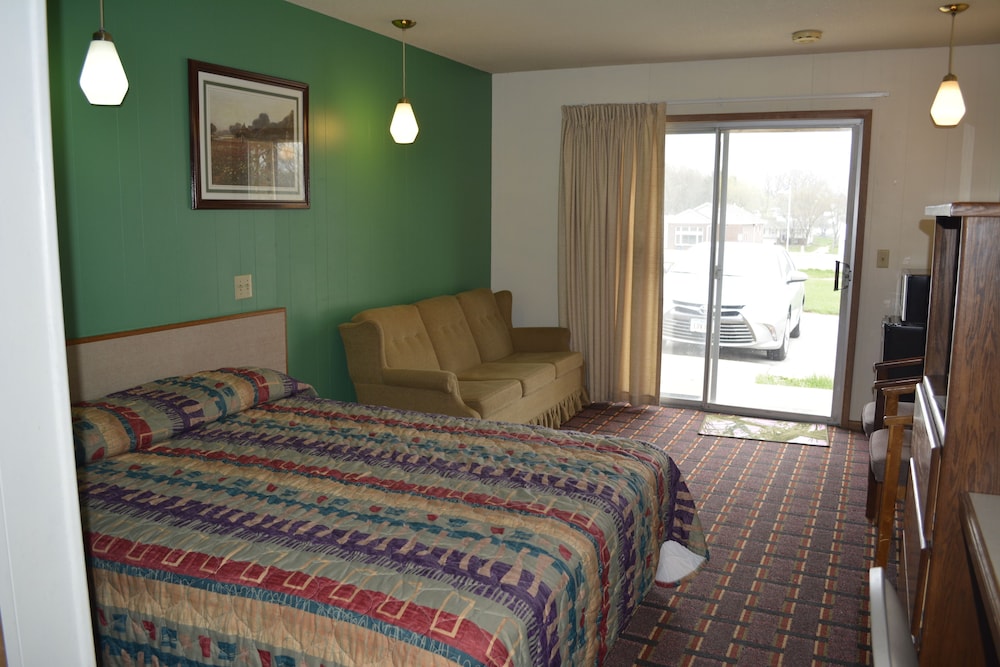 Edgetowner Motel - photo 10