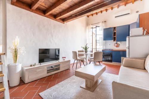 Piazza Santo Spirito Appartamento con 2 Camere Matrimoniali — 4-Star Luxury Hotel in Florence, Italy