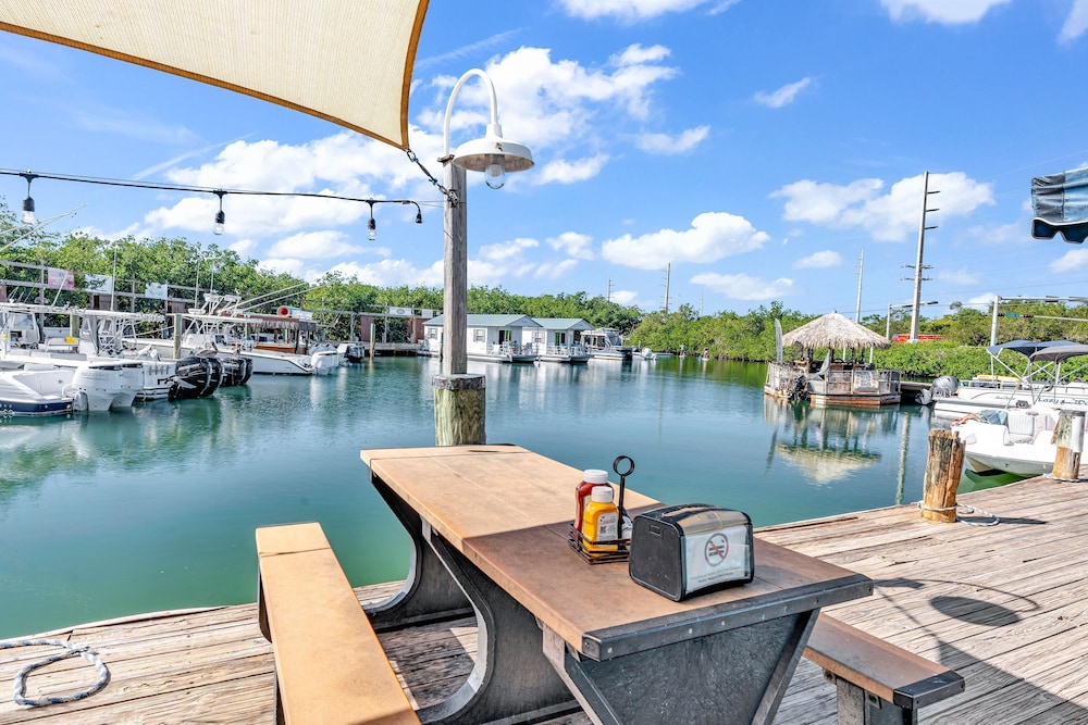 Aqua Lodges at Hurricane Hole Marina - photo 33