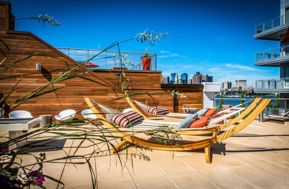 Global Luxury Suites East Boston - photo 65