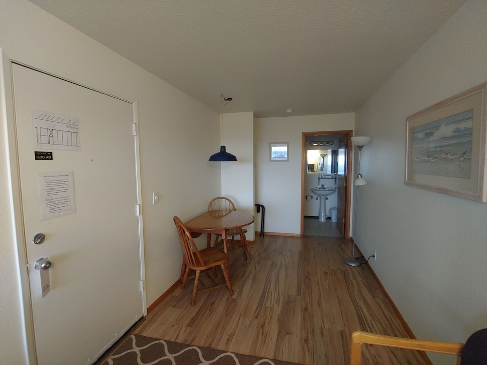 The Dublin House Motel - photo 36