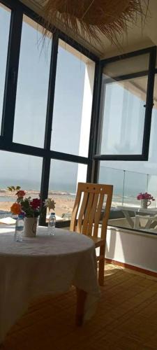 Appartement Les Vagues Vue sur Mer pour familles — 4-Star Luxury Hotel in Oualidia, Morocco