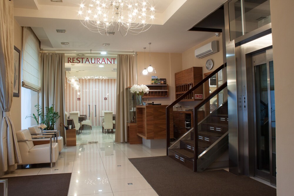 Hotel Koruna — Topolcany — photo 2