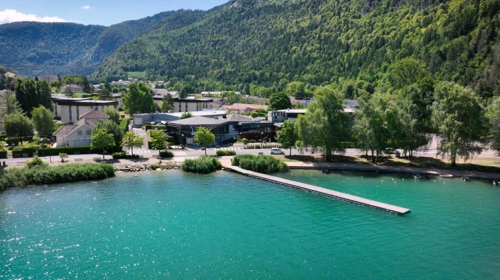 Logis Hotel L'Embarcadère — hotel in Nantua