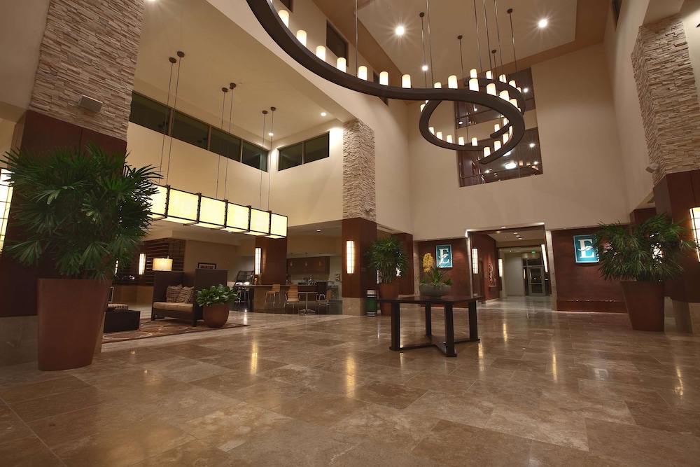 Embassy Suites Palmdale - photo 8