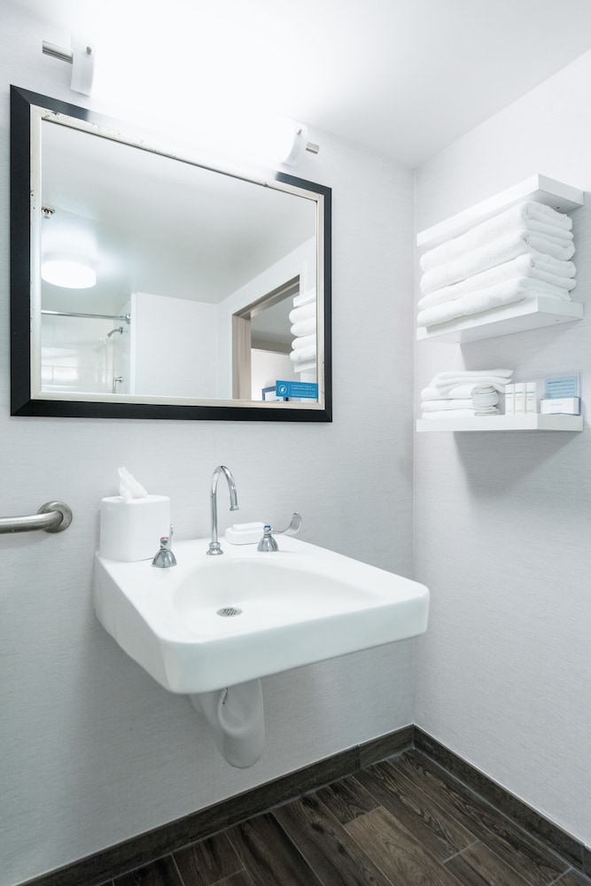 Hampton Inn Brooksville Dade - photo 52