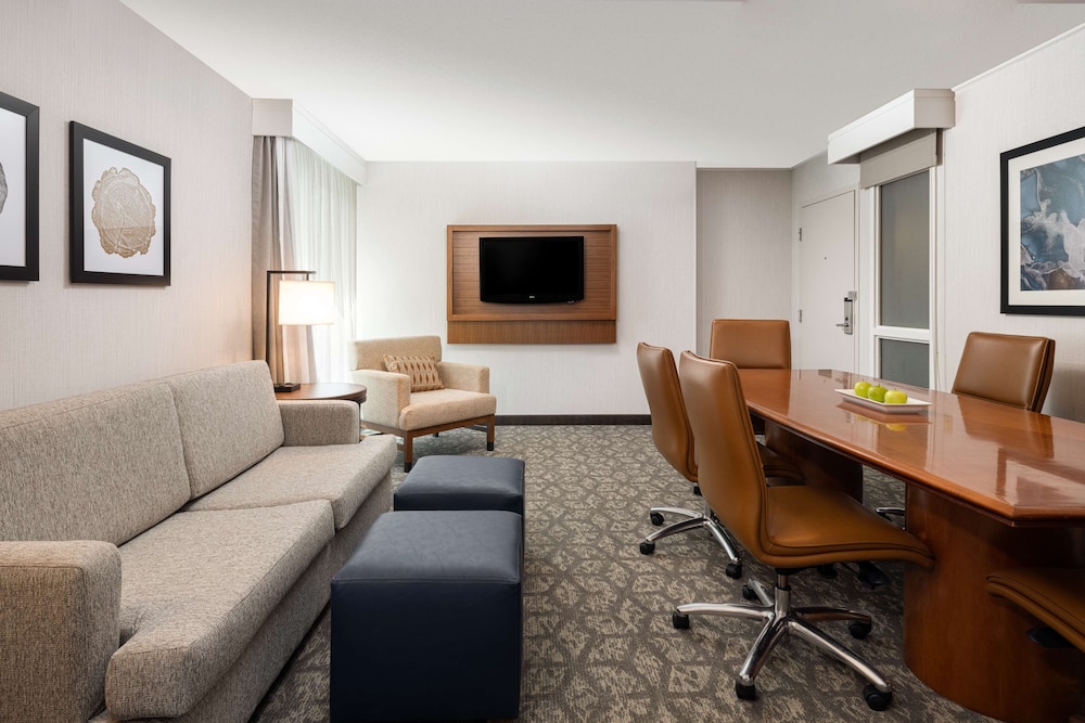 Embassy Suites by Hilton Portland Airport - photo 11
