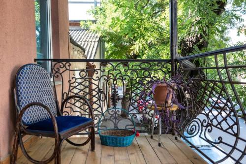 3BR Triplex w Terraces Heart of Tbilisi By Wehost