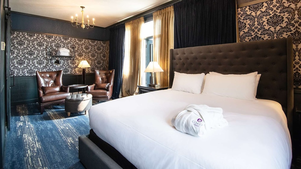 Midnight Sun a Coast Hotel — hotel in Dawson City