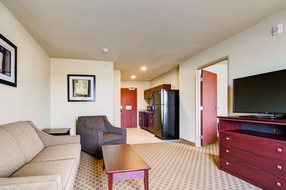 Castle Rock Inn & Suites - photo 29