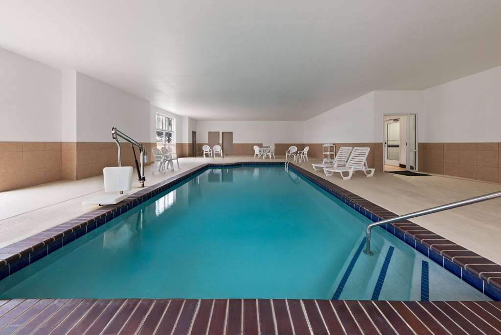 La Quinta Inn & Suites by Wyndham Ft. Worth Forest Hill TX - photo 6